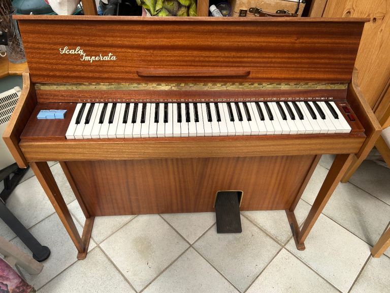 Scala Imperata Electronic Organ/Piano – Good Condition