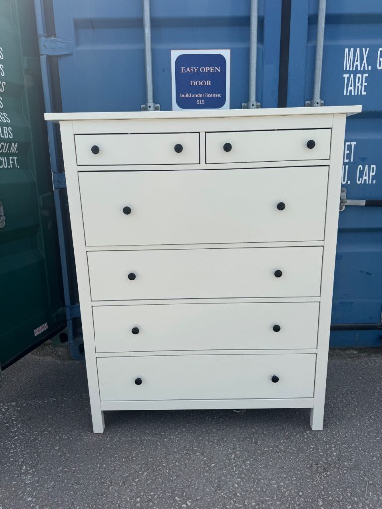 IKEA HEMNES White Chest of 6 Drawers. Glossy finished .   H-131cm, W-108cm.  Can deliver locally.