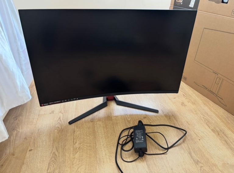 MSI Optix AG32CV 32” Curved Gaming Monitor – Used