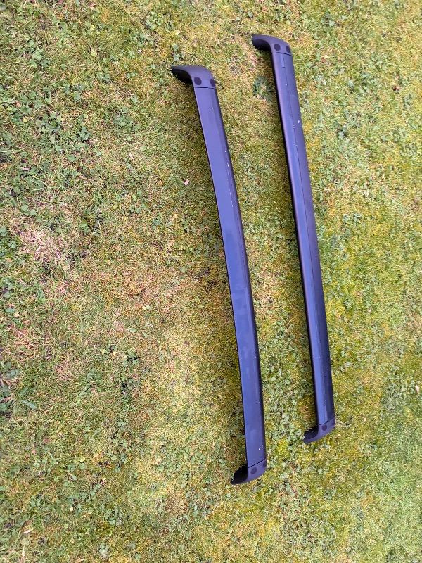 Tesla Model Y roof bars