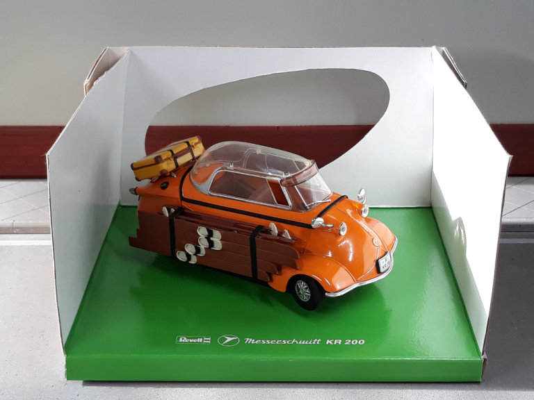 Messerschmitt KR200 - 1/18 scale model car - Revell