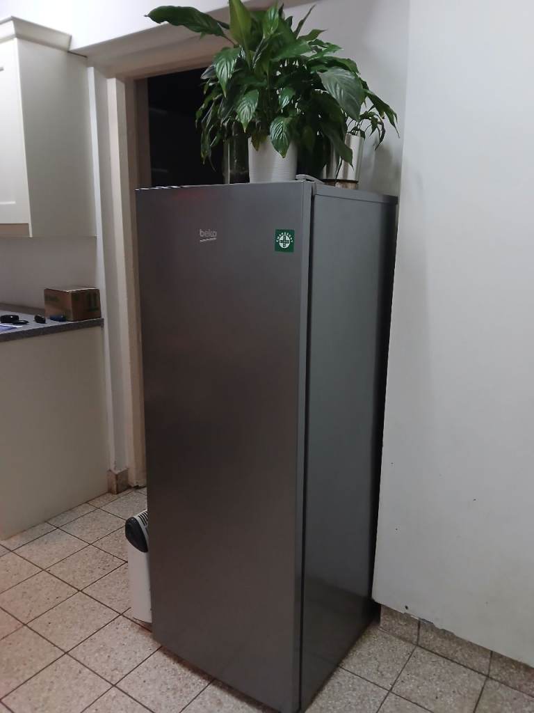Beko Freestanding Fridge – Good Condition, Grey