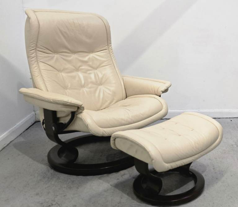  Ekornes Stressless Recliner Leather Chair with Footstool 2801255