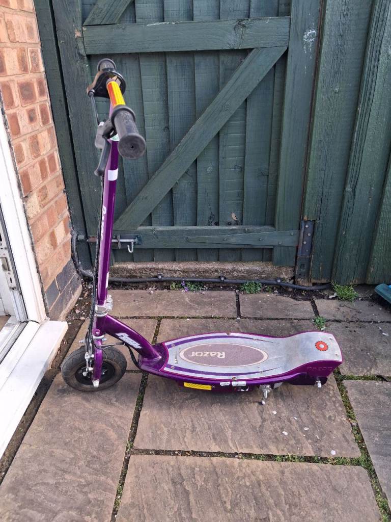 Razor scooter E100