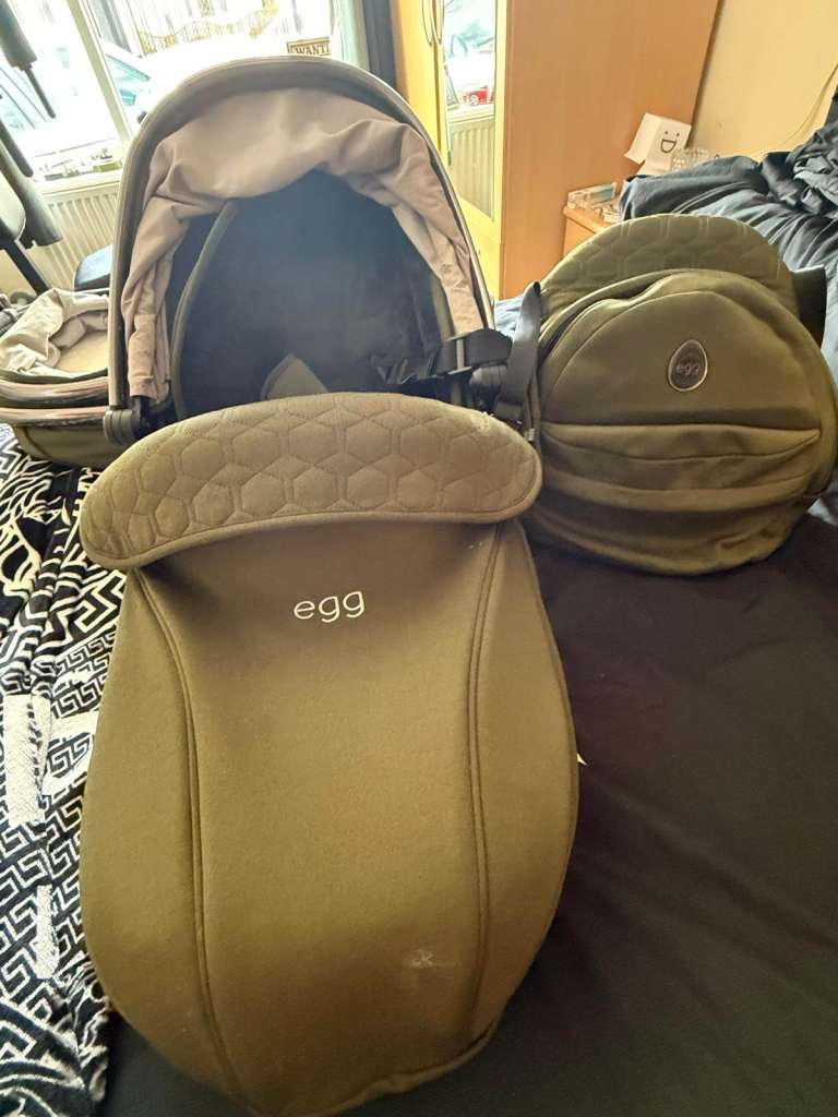 Egg Pushchair - no base/chasis/wheels - priced accord