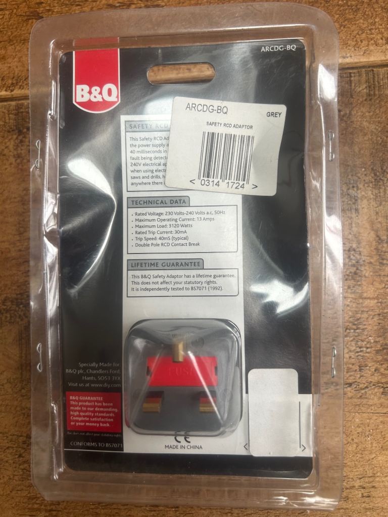 B & Q SAFETY RCD ADAPTOR 