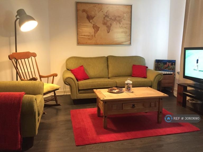 4 bedroom flat in Carteret House, London, W12 (4 bed) (#3060690)