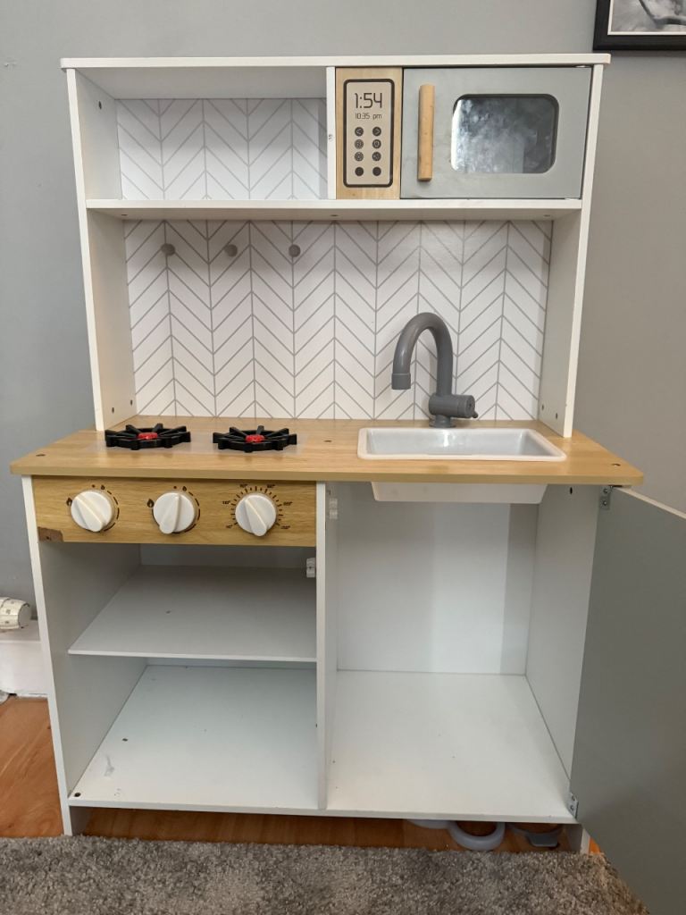 FREE toy kitchen 