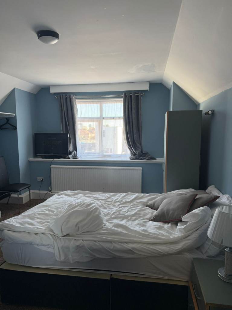 Spacious & Cosy Studio for Rent in - TW7 5NA