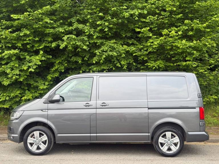 2016 Volkswagen Transporter 2.0 BiTDI T30 BlueMotion Tech Highline Panel Van 5dr Diesel DSG FWD S...