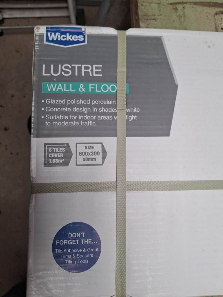 Floor/wall tiles