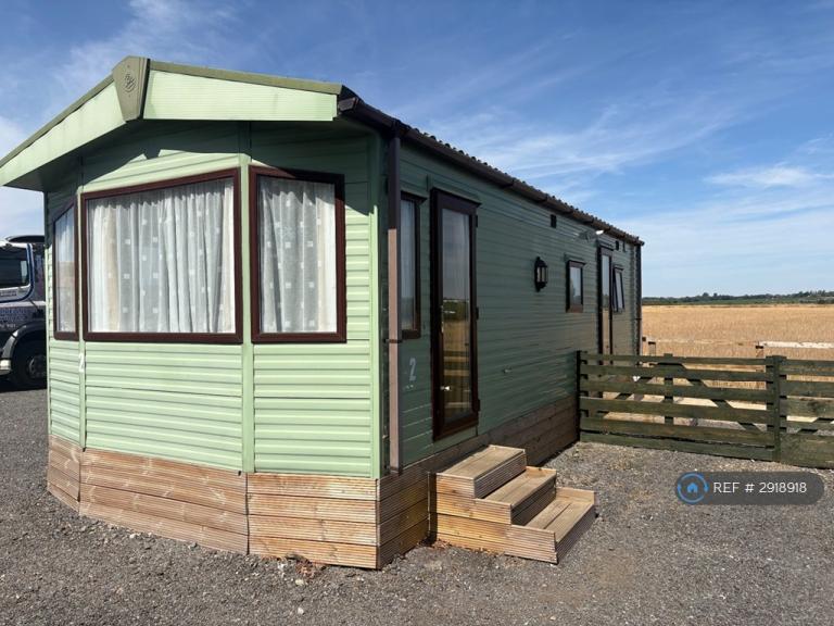2 bedroom house in Vicarage Lane, Epping, CM16 (2 bed) (#2918918)
