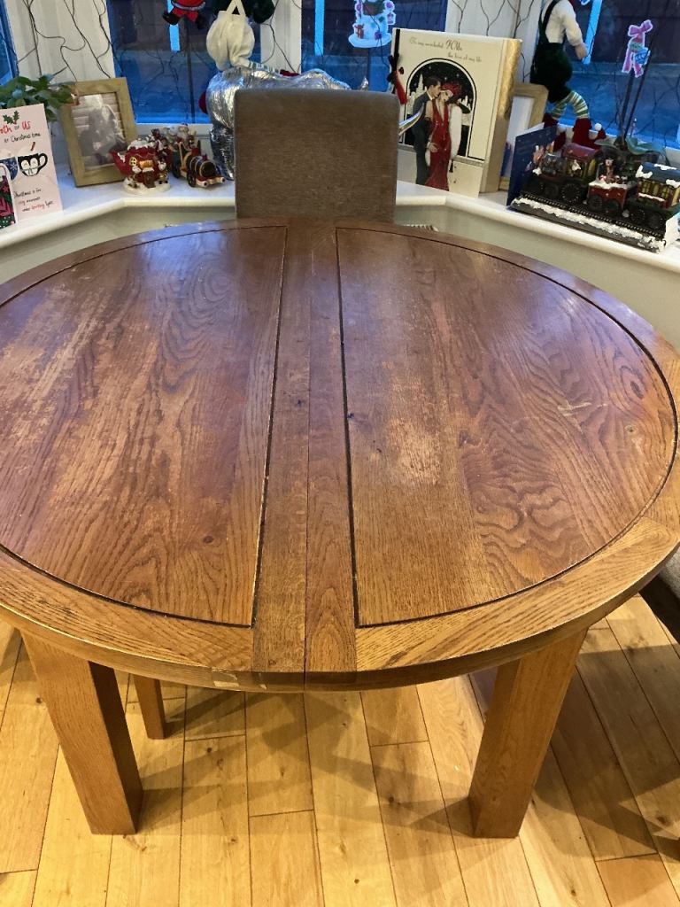 Dining table and 4 chairs