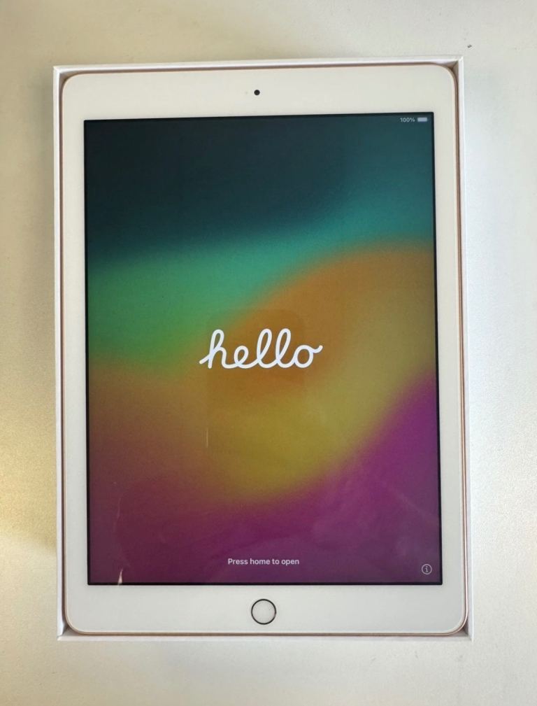 iPad 5th Generation 32GB Excellent condition 