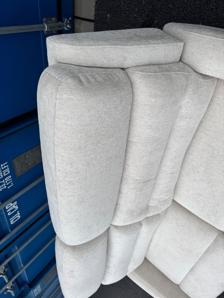 Electric recliner sofa in excellent condition, possible delivery 