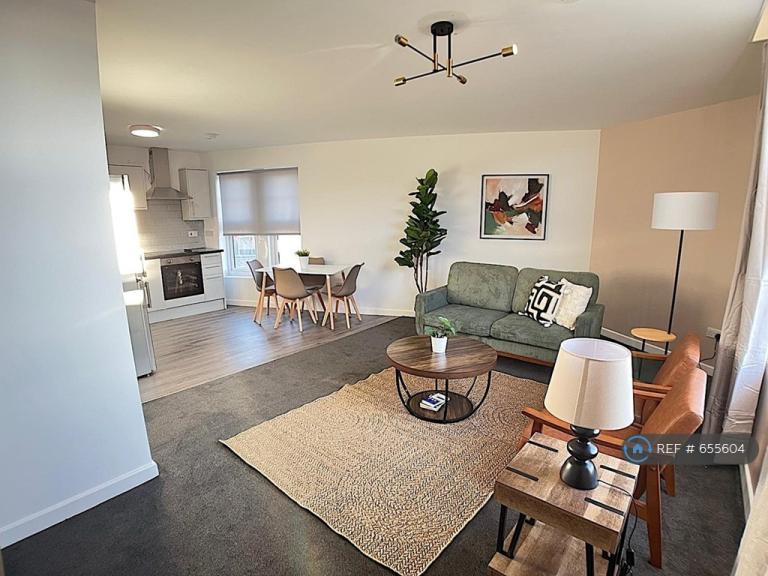 2 bedroom flat in Romsey Road, Southampton, SO16 (2 bed) (#655604)