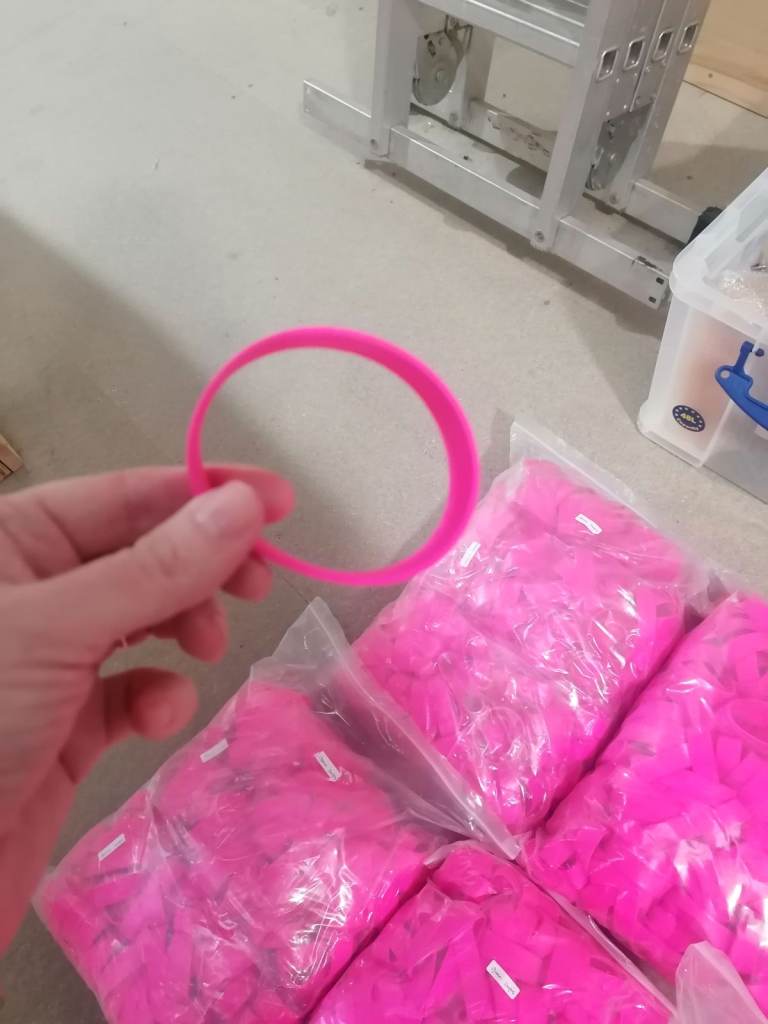 5000 pink silicone wristbands - various sizes