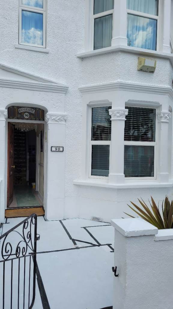 PETER`S DECORATING. PAINTING, WALLPAPERING, PLASTERING. CHECKATRADE VE