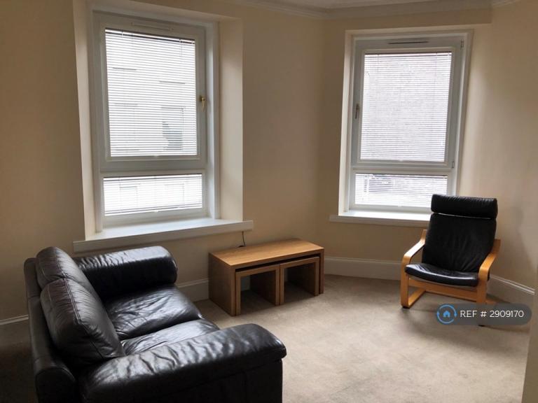 2 bedroom flat in Urquhart Road, Aberdeen, AB24 (2 bed) (#2909170)