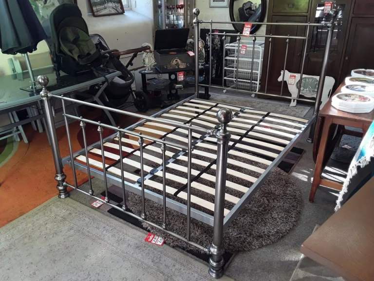 DOUBLE 4ft 6-inch brushed chrome bed frame Low Cost Moves 2nd Hand Furniture STALYBRIDGE SK15 3DN