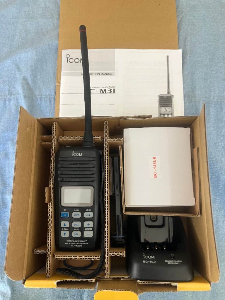 Icom IC-M31 VHF marine radio with large capacity battery - 1800 mAh battery