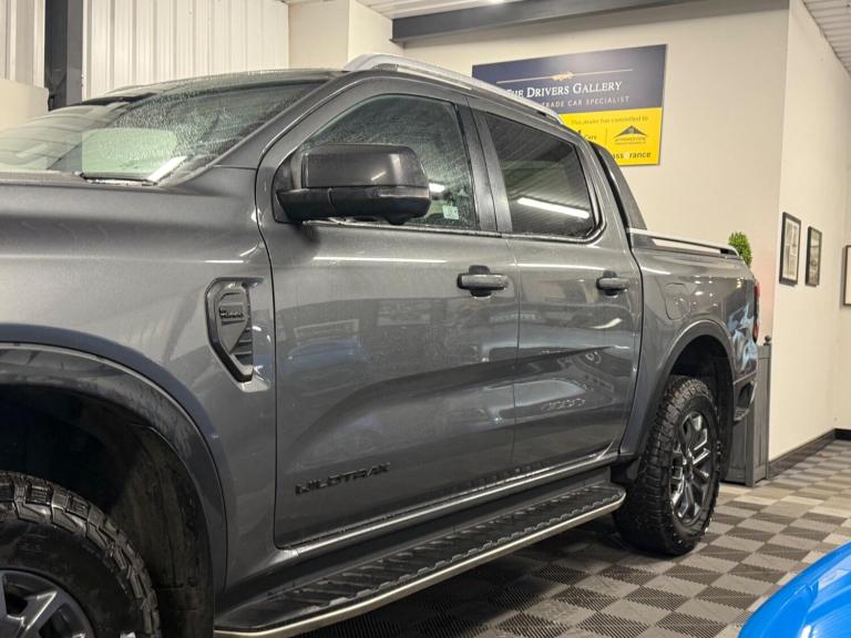 2025 Land Rover Defender 3.0 D350 Hard Top X-Dynamic HSE Auto PANEL VAN DIESEL Automatic