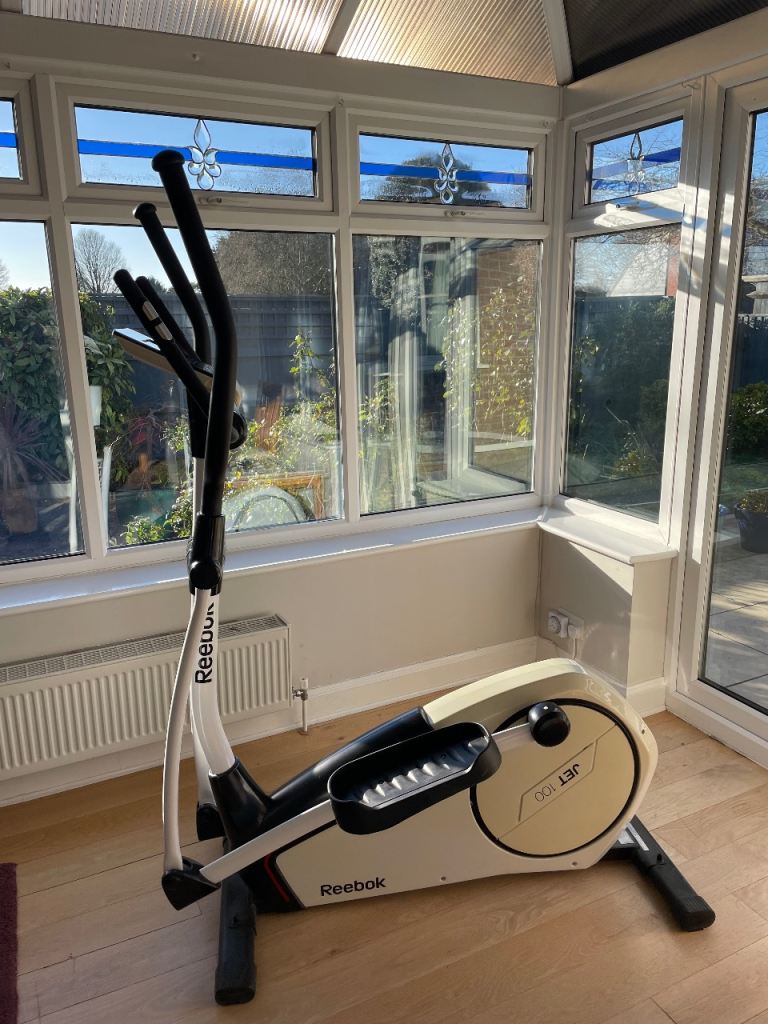 Reebok Jet 100 Eliptical Runner Exercise Machine