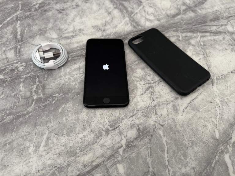 image for Apple iPhone SE 3rd Generation 64GB Unlocked