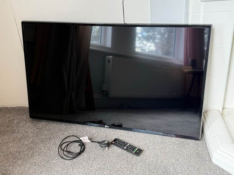 LG 43 Inch 4K TV - BLUE TINT TO SCREEN
