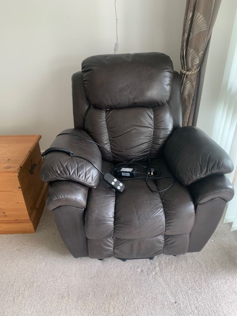 Two black Leather Electric Recliner Armchair - Good Condition