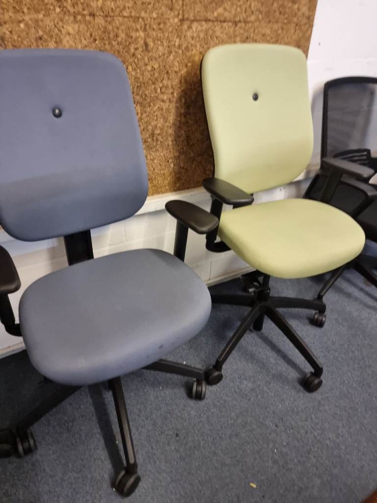 Good Quality Highback Fully Adjustable Ergonomic Office Swivel Desk Chairs 