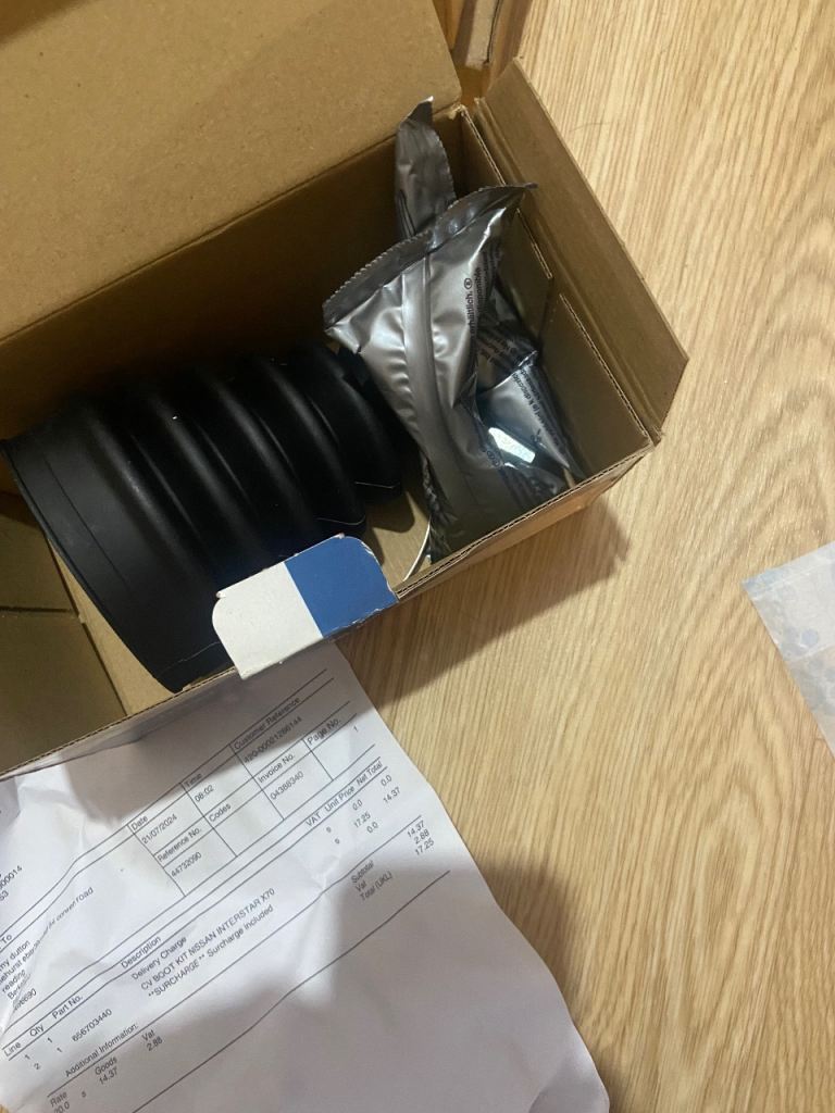 Vauxhall vivaro cv boot