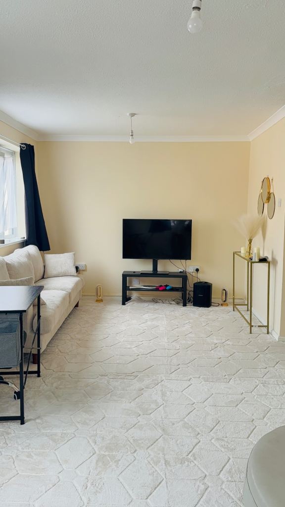  3 BED MAISONETTE IN BUSH HILL PARK. HAPPY TO MULTI SWAP