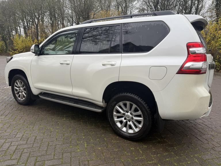 TOYOTA LAND CRUISER 2.8 D Icon 2016