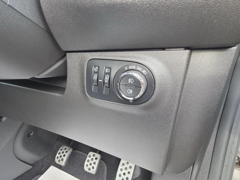 2015 Vauxhall Corsa 1.4i ecoFLEX SRi Euro 6 5dr HATCHBACK Petrol Manual