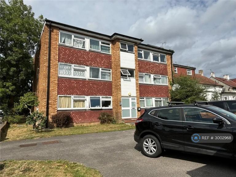 2 bedroom flat in Barley Lane, Ilford, IG3 (2 bed) (#3002968)