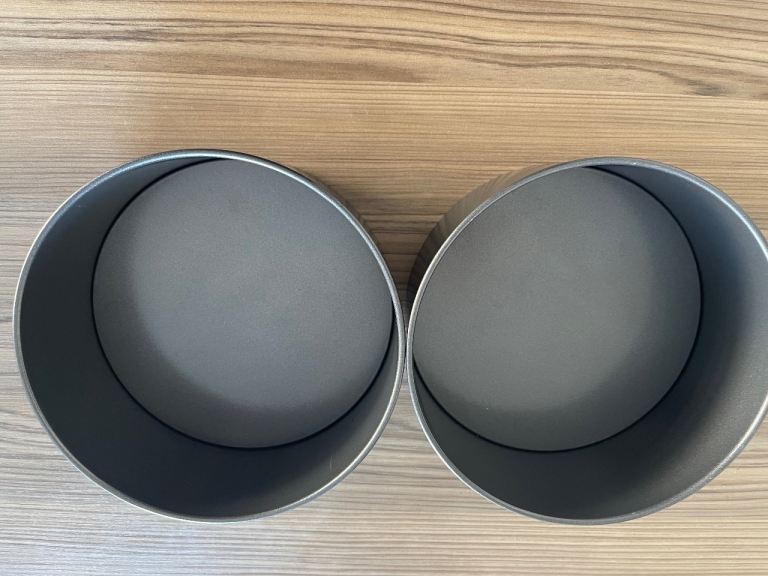 Cake tins