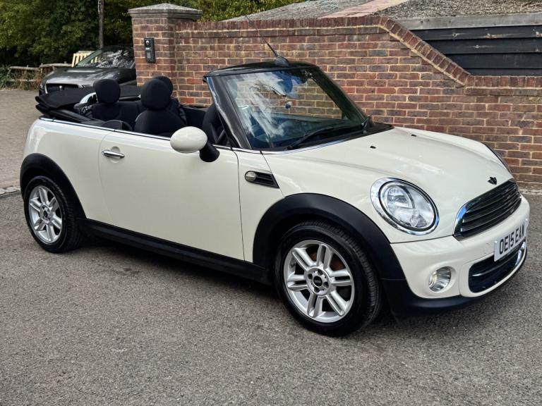 2015 MINI Convertible 1.6 Cooper 2dr CONVERTIBLE Petrol Manual
