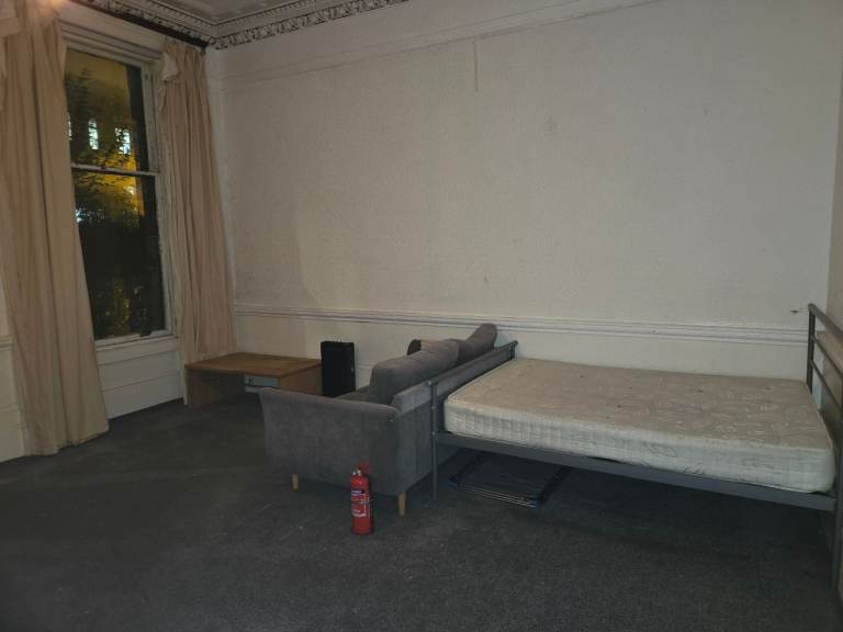 Furnished 1 bedroom Studio - 2min walk from Glasgow Uni