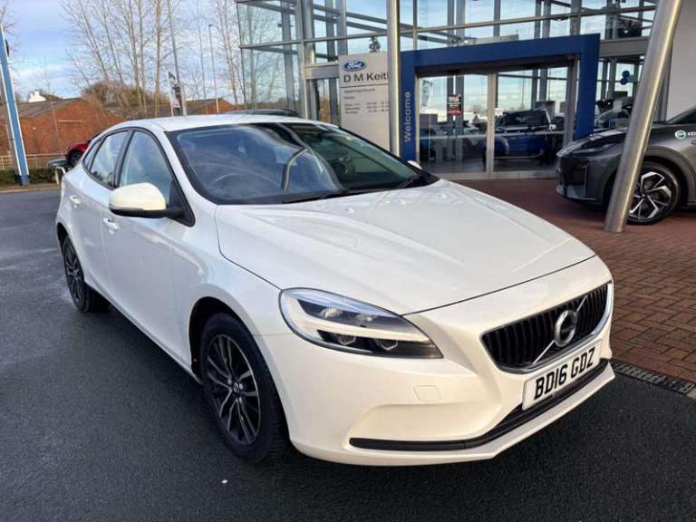 2016 Volvo V40 D2 [120] Momentum 5dr HATCHBACK DIESEL Manual