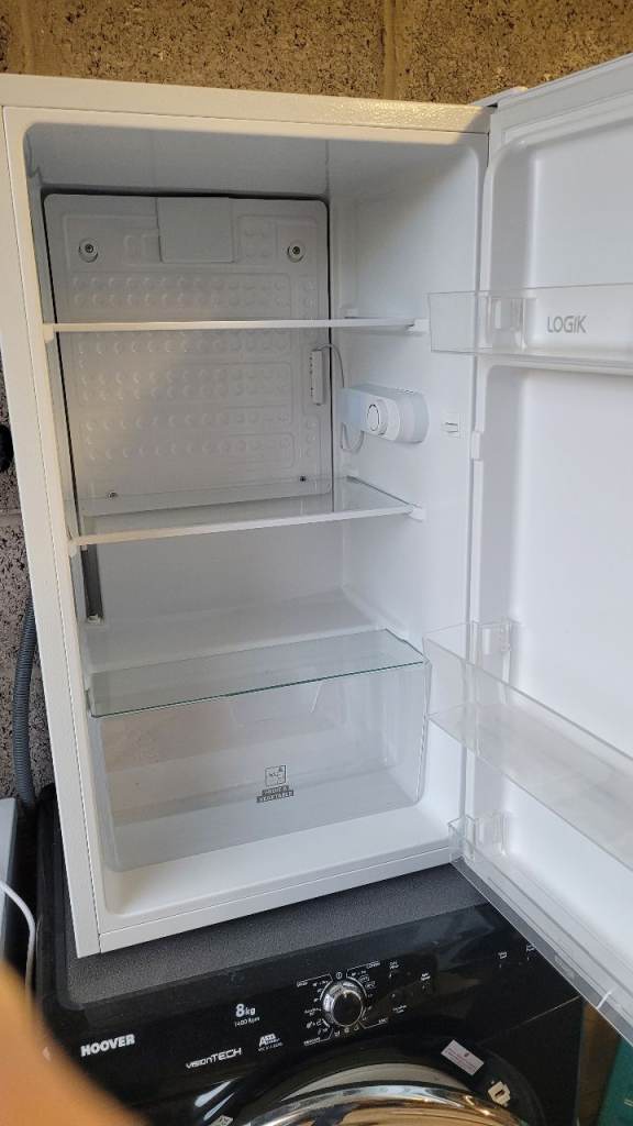 Narrow fridge