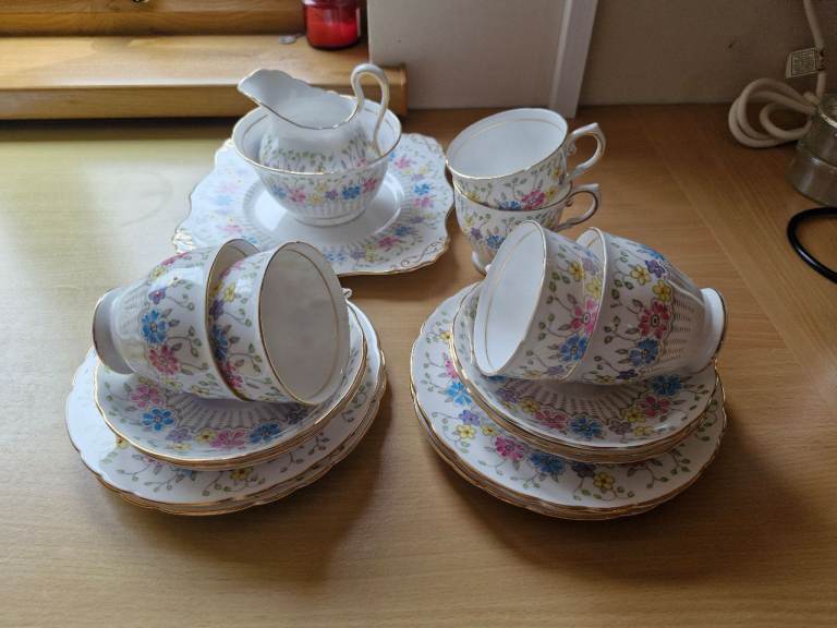 Tuscan Fine English China Tea Set - Floral Pattern, Good Condition