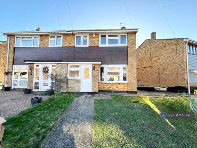 3 bedroom house in Surridge Close, Rainham, RM13 (3 bed) (#2743193)