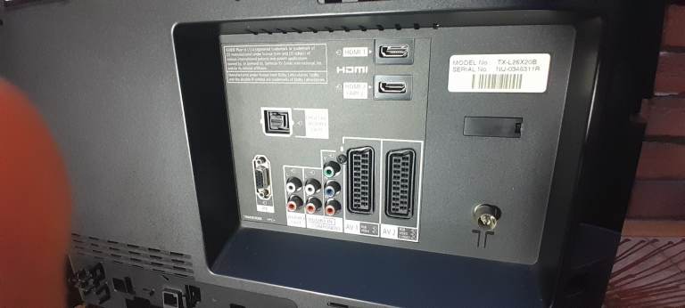 Panasonic Viera 26-inch HD LCD TV (TX-L26X20B) with Remote - Working Order