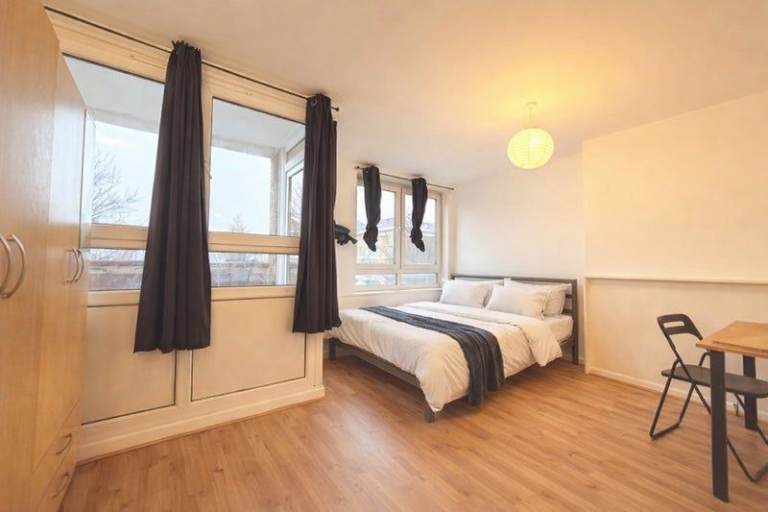 ✨ 4 Double Rooms | Mile End E3 | Balcony + Bills Included 🚇