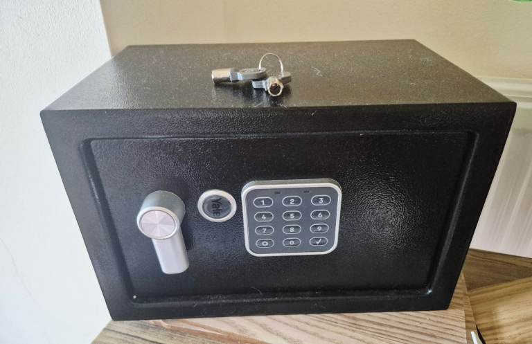 Yale Medium 35cm Digital Value Safe - As Good As New