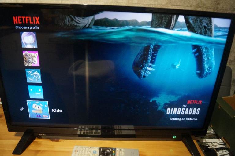 32” Toshiba smart tv with netflix amazon prime you tube etc rte ready