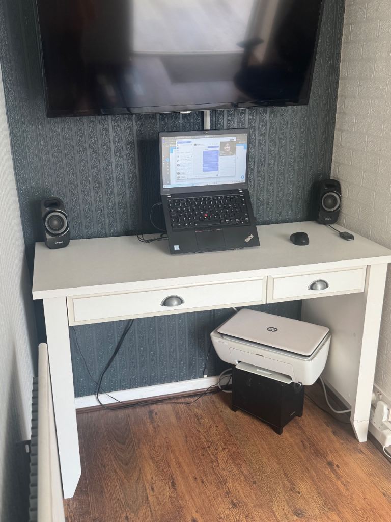 White Wooden Desk with Drawers – Fair Condition