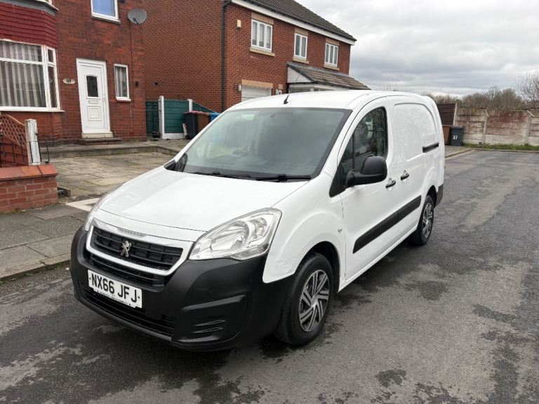 PEUGEOT PARTNER CREW VAN 2016 ULEZ Free very clean 