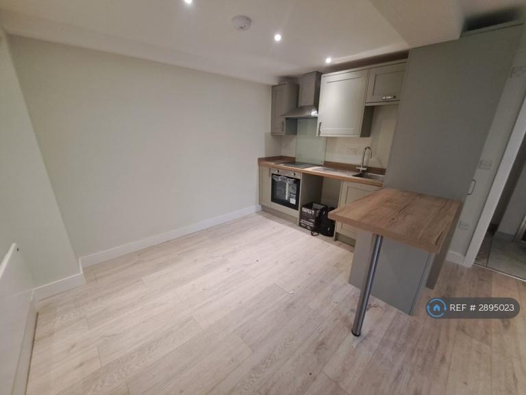 2 bedroom flat in St Clements Passage, Huntingdon, PE29 (2 bed) (#2895023)